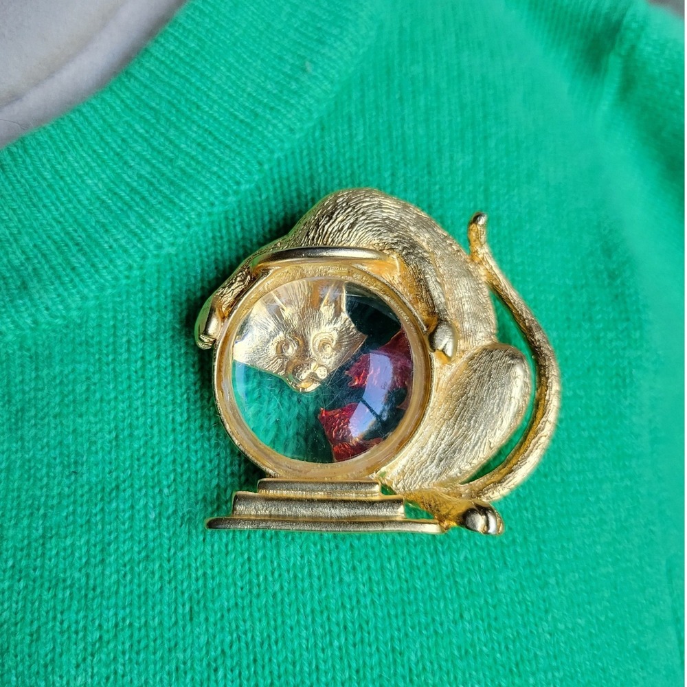 Vintage 90s JJ Jelly Belly Fishbowl Cat Brooch Gold Tone Enamel Kitschy